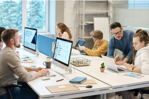 Expert technician providing fast response IT support in Grand Rapids Michigan for Relevant Network Services clients.